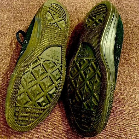 Black Low-top Converse - Picture 5 of 5